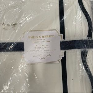 Emily and Merritt Scallop Duvet Cover and Sham